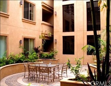 8633 California Ave. 1 Bed Apartment for Rent Photo Gallery 1